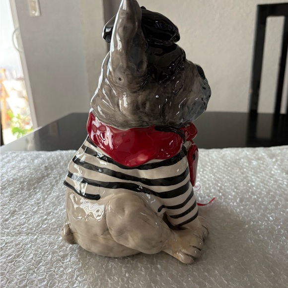 Blue sky  "Free French Kisses" Bulldog figurine - Picture 4 of 7